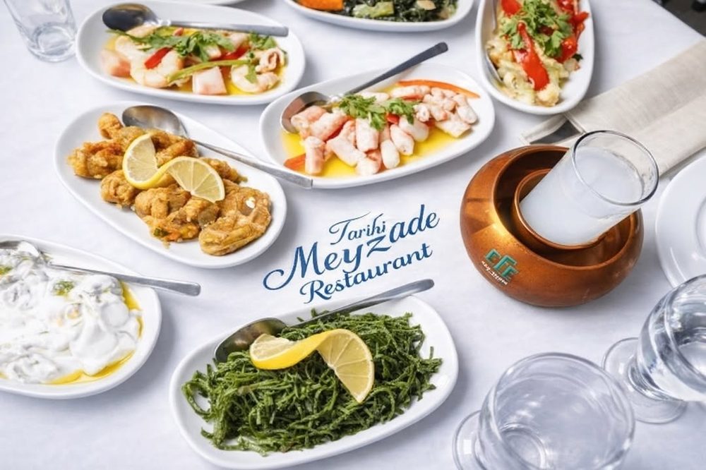 Tarihi Meyzade zengin meze sofrası ve deniz ürünleri — Kasımpaşa meyhane