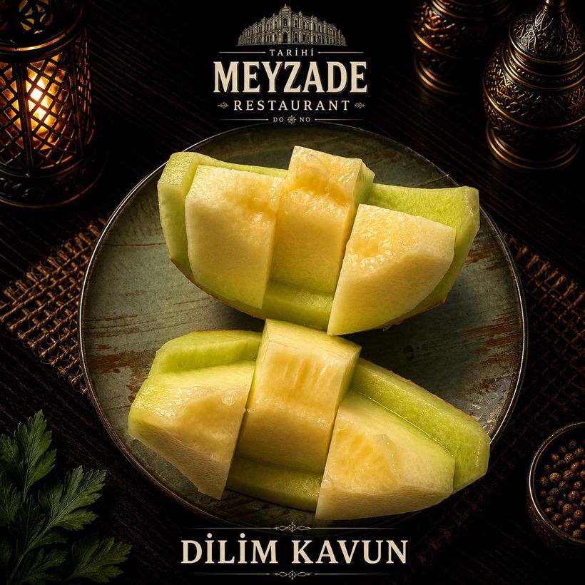 Melon en tranches — Tarihi Meyzade, meyhane de Kasımpaşa, Istanbul
